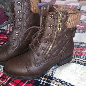 Fake leather brown combat boots